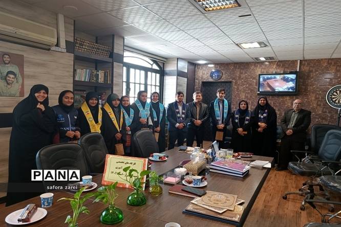 نشست ماهانه مجلس دانشآموزی ناحیه چهار شیراز