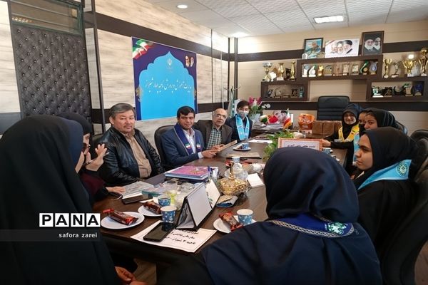 نشست ماهانه مجلس دانش‌آموزی ناحیه چهار شیراز