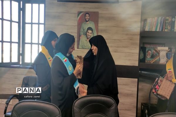 نشست ماهانه مجلس دانش‌آموزی ناحیه چهار شیراز