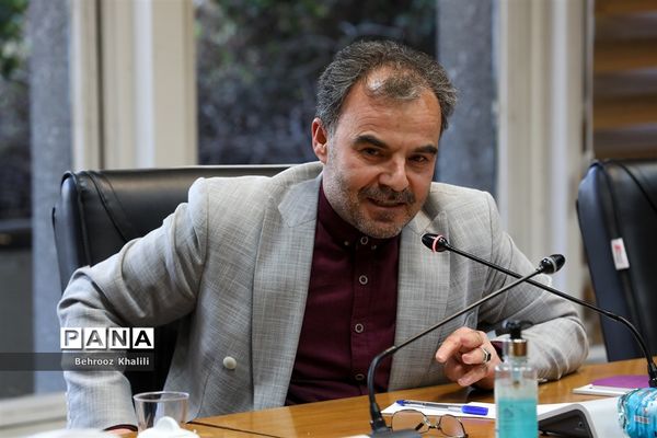 نشست مجازی و گفت‌وگوی زنده معاون پرورشی و فرهنگی  وزارت آموزش و پرورش با مشاوران و معاونان و مربیان پرورشی مدارس سراسر کشور