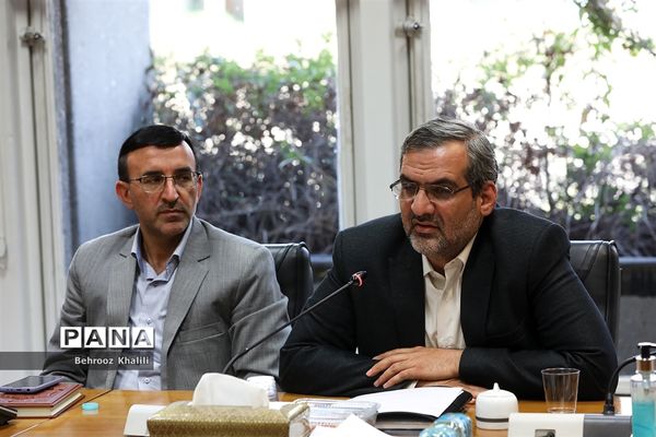 نشست مجازی و گفت‌وگوی زنده معاون پرورشی و فرهنگی  وزارت آموزش و پرورش با مشاوران و معاونان و مربیان پرورشی مدارس سراسر کشور