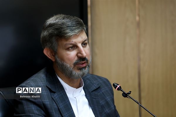 نشست مجازی و گفت‌وگوی زنده معاون پرورشی و فرهنگی  وزارت آموزش و پرورش با مشاوران و معاونان و مربیان پرورشی مدارس سراسر کشور