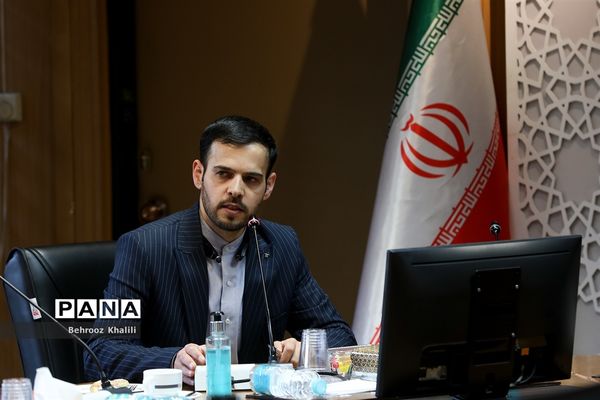 نشست مجازی و گفت‌وگوی زنده معاون پرورشی و فرهنگی  وزارت آموزش و پرورش با مشاوران و معاونان و مربیان پرورشی مدارس سراسر کشور