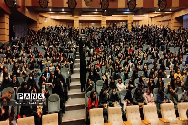 کنسرت نمایش دل آرام در فرهنگسرای شهرکرد