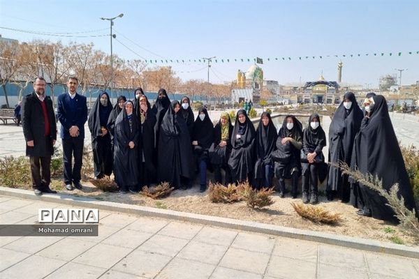 حضور جمعی از همکاران و فرهنگیان آموزش و پرورش منطقه ۲ تهران در بارگاه ملکوتی حضرت شاه عبدالعظیم حسنی(ع)