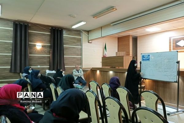 دوره آموزشی خبرنگار،دانش‌آموزان دختر پانا شهرستان اسلامشهر