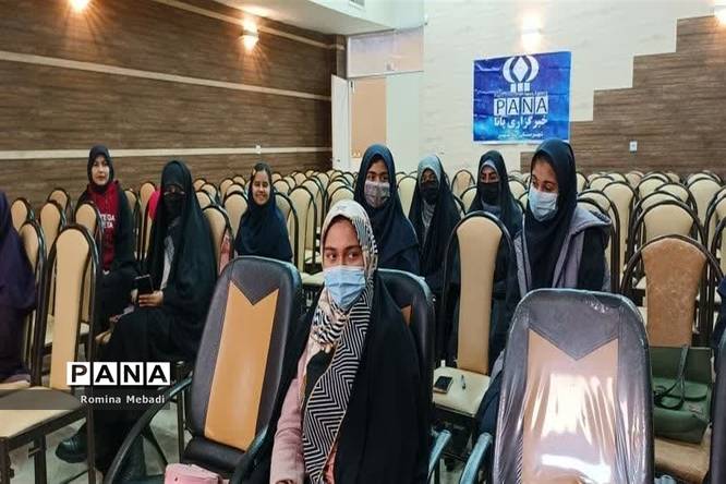 دوره آموزشی خبرنگار،دانشآموزان دختر پانا شهرستان اسلامشهر