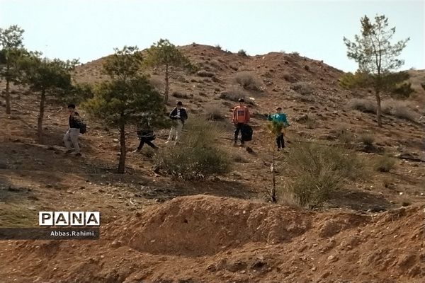 اردوی دانش‌آموزشی در اردوگاه توچال پاکدشت