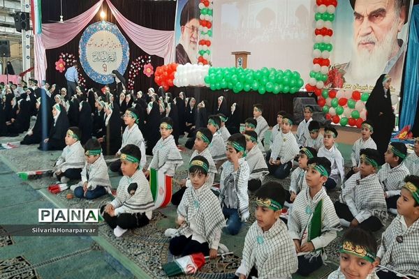 همایش  دهه نودی‌ها و همخوانی سرود سلام فرمانده ۲در جهرم