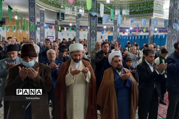 تقدیر از فرهنگیان منتخب و دانش‌آموز برگزیده‌ در شهرستان فیروزکوه