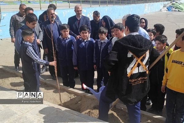 مراسم نمادین  روز درختکاری در دبستان پسرانه ایمان رودهن