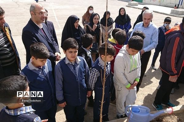 مراسم نمادین  روز درختکاری در دبستان پسرانه ایمان رودهن