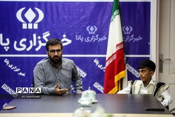 تقدیر مدیرعامل خبرگزاری پانا از فرزین کریمی دانش‌آموز‌ برگزیده جشنواره رسانه‌ای ابوذر