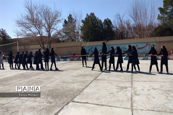 برگزاری المپیاد ورزشی درون مدرسه ای در آموزشگاه توحید شهرستان خاتم