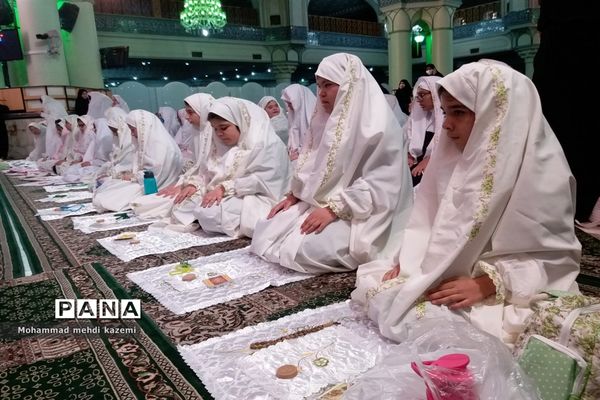 مراسم جشن تکلیف دانش‌آموزان دختر با نیازهای ویژه
