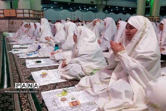 مراسم جشن تکلیف دانشآموزان دختر با نیازهای ویژه