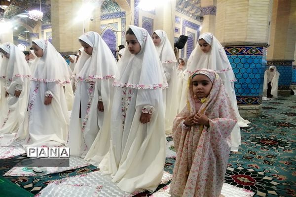 اولین اقامه نماز جماعت دختران نو‌تکلیف دبستان عالیه جبروتی یک ناحیه یک یزد