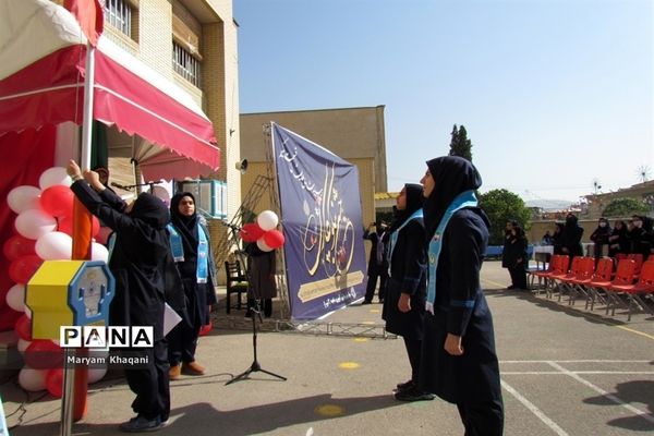 جشن نیکوکاری در دبیرستان دخترانه شاهد قهرمان ایزدی ناحیه 3 شیراز