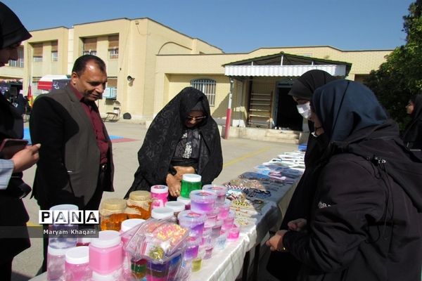 جشن نیکوکاری در دبیرستان دخترانه شاهد قهرمان ایزدی ناحیه 3 شیراز