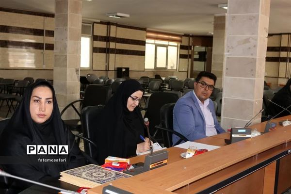 برگزاری جلسه شورای انجمن و اولیا و مربیان منطقه فیروزکوه