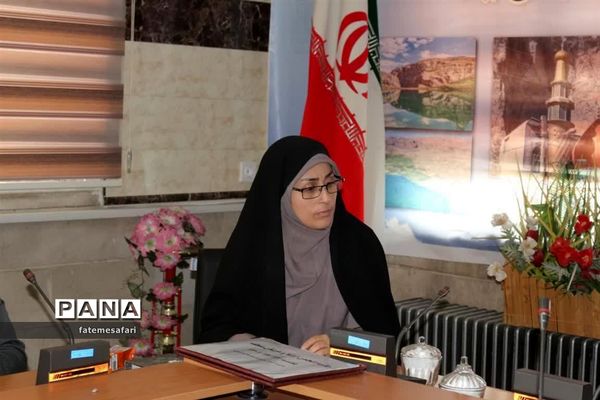 برگزاری جلسه شورای انجمن و اولیا و مربیان منطقه فیروزکوه