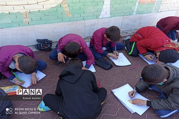 برگزاری مسابقات خط و نقاشی دبستان جیحون شهرستان خاتم