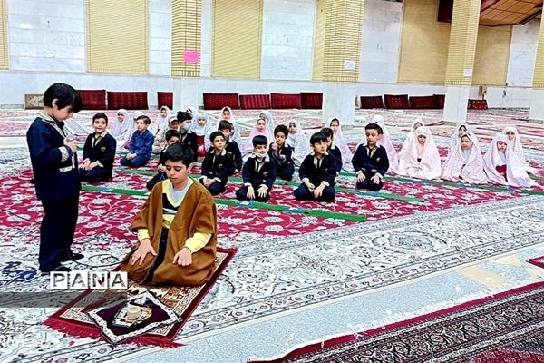 جشن میلاد منجی عالم بشریت با کودکان دارالقرآن امیرالمومنین (ع)