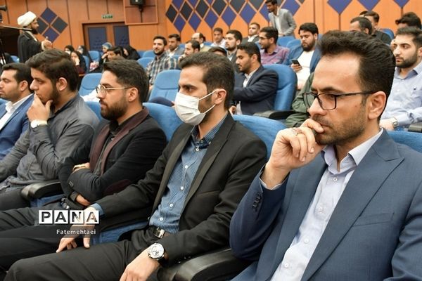 نشست صمیمی استاندار خوزستان با جوانان فرهیخته