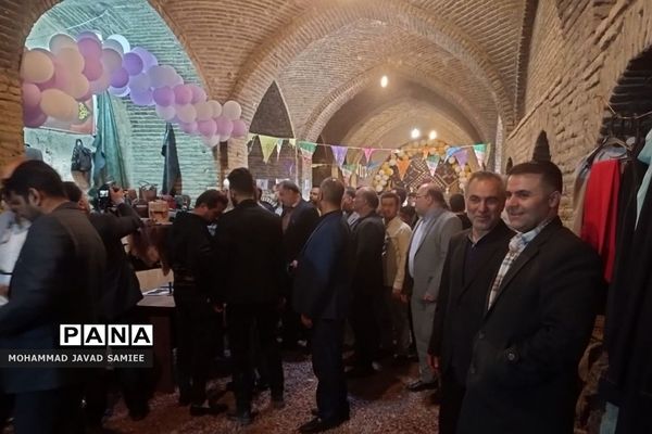 افتتاحیه جشنواره اقوام ایرانی در کاروانسرای عباسی فشافویه