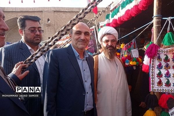 افتتاحیه جشنواره اقوام ایرانی در کاروانسرای عباسی فشافویه