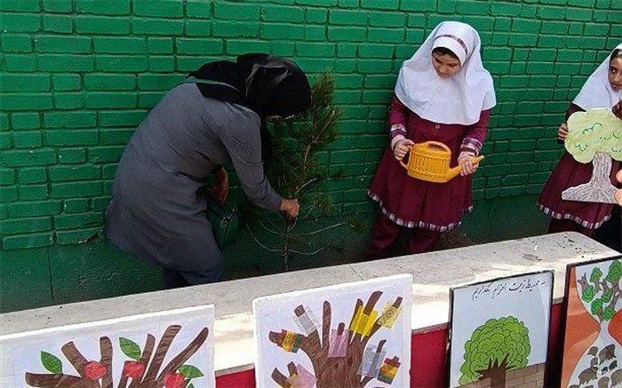 مراسم روز درختکاری در اولین مدرسه خانه محیط زیست شهرستان قدس
