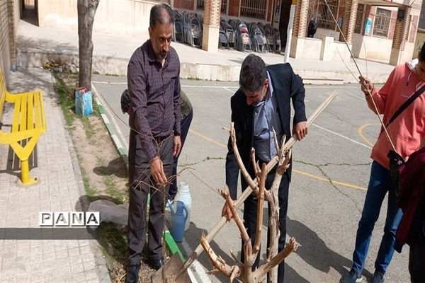 مراسم تجلیل از دانش‌آموزان برتر مسابقات علمی، فرهنگی و قرآنی دبیرستان شمس تبریزی شهرستان نظرآباد