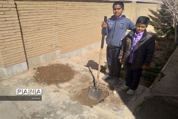 جشن روز درختکاری در مدارس عشایری شهرستان خاتم
