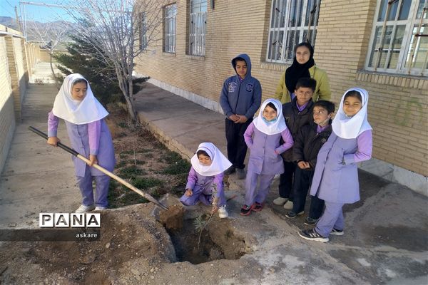 جشن روز درختکاری در مدارس عشایری شهرستان خاتم