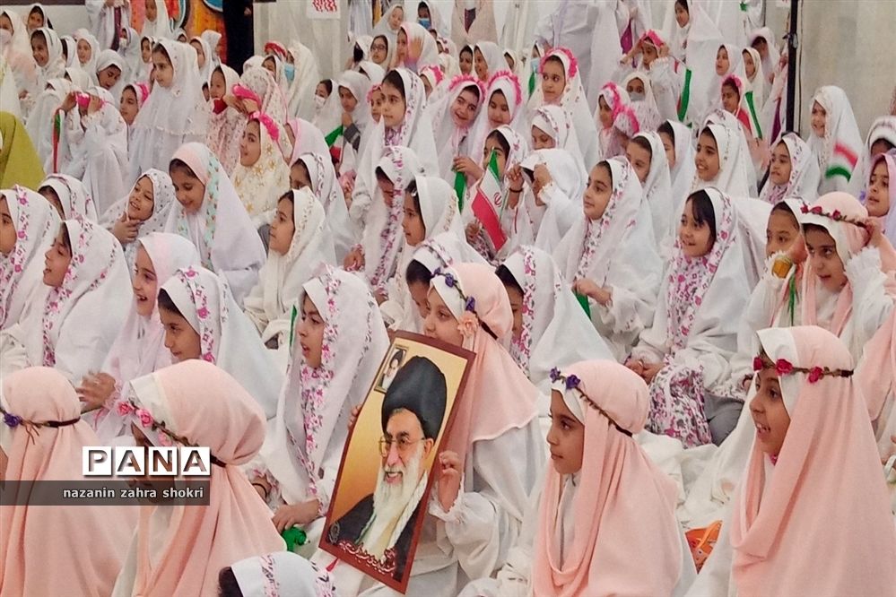 جشن عبادت و بندگی دانش‌آموزان دختر در شهرستان قرچک