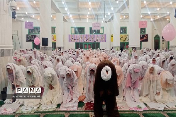 جشن عبادت و بندگی دانش‌آموزان دختر در شهرستان قرچک