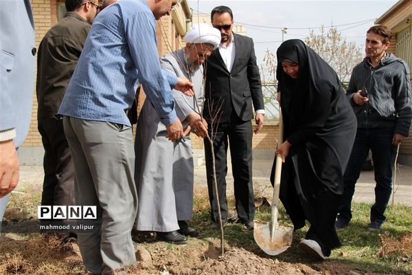 آیین روز درختکاری در قزوین