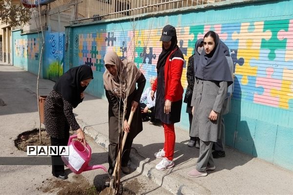 گرامیداشت روز درختکاری درناحیه 3  مشهد