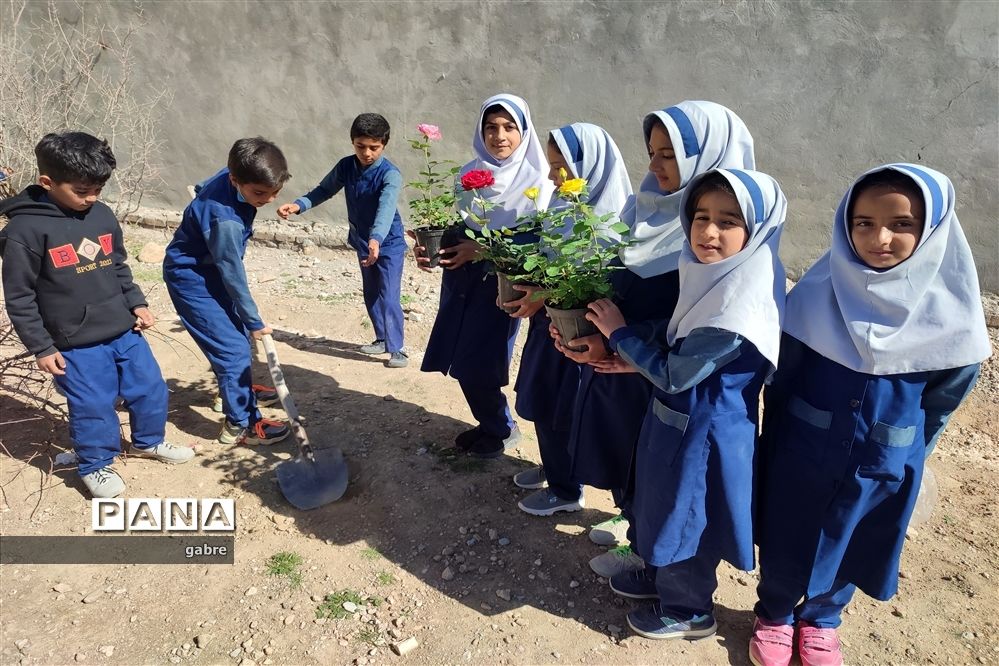 جشن روز درختکاری مدرسه لقمان شهرستان خاتم