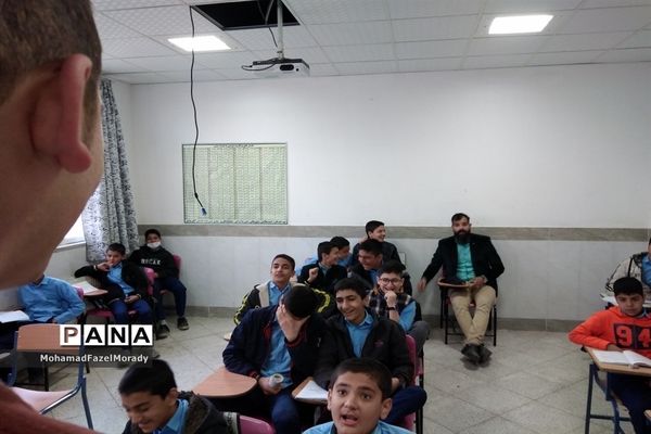اداره یک روز مدرسه توسط شورای دانش‌آموزی دبیرستان رئیس‌زاده خلیل آباد