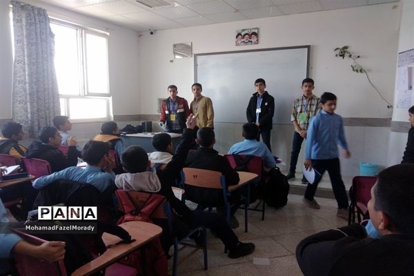 اداره یک روز مدرسه توسط شورای دانش‌آموزی دبیرستان رئیس‌زاده خلیل آباد