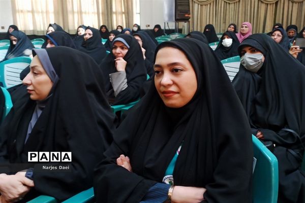 مراسم تقدیر از معاونان پرورشی ناحیه 2 مشهد