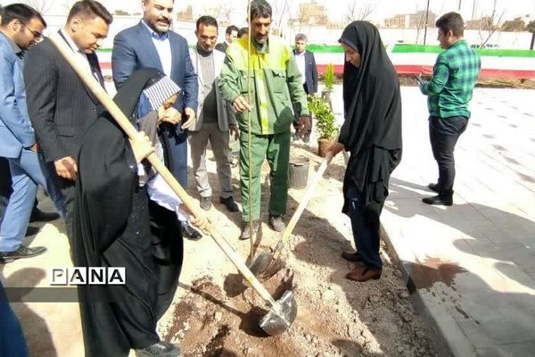 گرامیداشت روز درختکاری در بهارستان 2