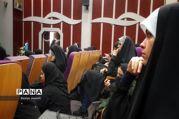 دانشجو معلمان پردیس نسیبه تهران میزبان پرچم متبرک حرم امام حسین (ع) شدند