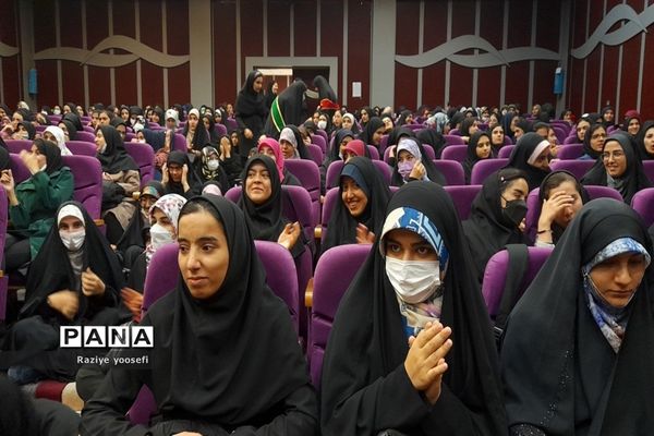 دانشجو معلمان پردیس نسیبه تهران میزبان پرچم متبرک حرم امام حسین (ع) شدند