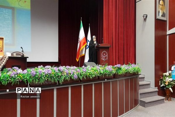 دانشجو معلمان پردیس نسیبه تهران میزبان پرچم متبرک حرم امام حسین (ع) شدند