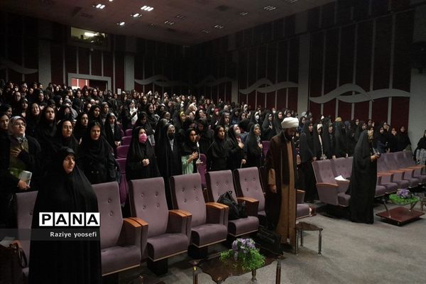 دانشجو معلمان پردیس نسیبه تهران میزبان پرچم متبرک حرم امام حسین (ع) شدند