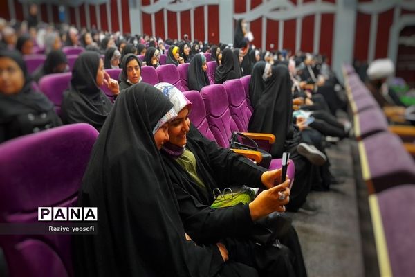 دانشجو معلمان پردیس نسیبه تهران میزبان پرچم متبرک حرم امام حسین (ع) شدند