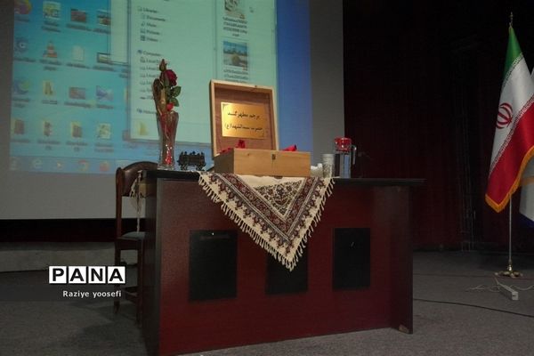 دانشجو معلمان پردیس نسیبه تهران میزبان پرچم متبرک حرم امام حسین (ع) شدند