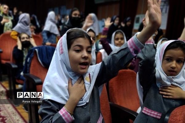 آیین تجلیل از برگزیدگان مسابقه «فرزندان انقلاب» در شهرستان قرچک